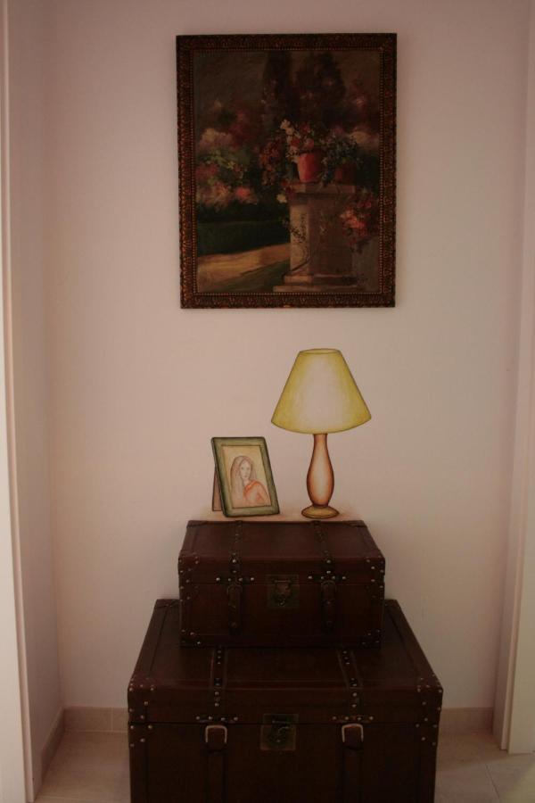 Apartamentos La Casa Pintada กาเซเรส ภายนอก รูปภาพ
