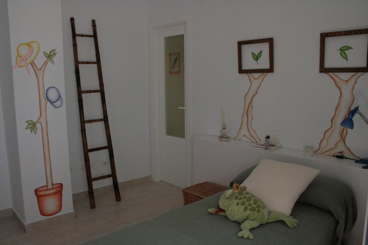Apartamentos La Casa Pintada กาเซเรส ภายนอก รูปภาพ