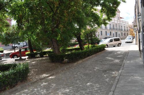 Apartamentos La Casa Pintada กาเซเรส ภายนอก รูปภาพ